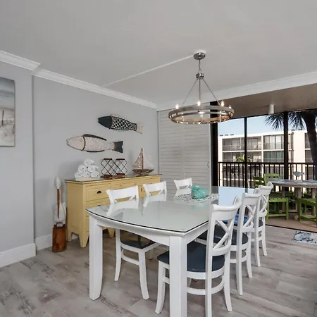 Soak In Stunning Gulf Views From Sundial N301, A Stylishly Updated Third-Floor Condo On Sanibel